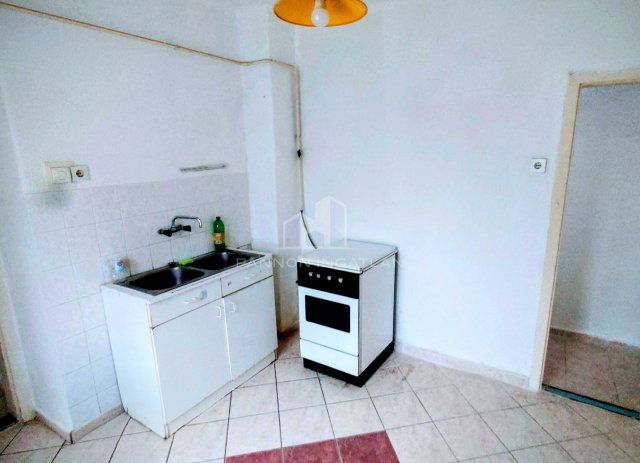 Kiadó családi ház, albérlet, Veszprémben 150 E Ft / hó