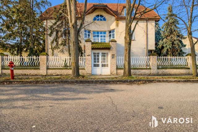 Eladó családi ház, Budapesten, XX. kerületben 279 M Ft