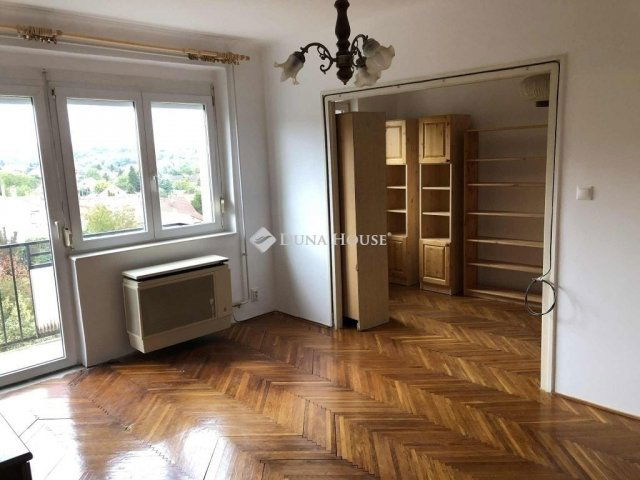 Eladó téglalakás, Pécsett 32 M Ft, 2 szobás