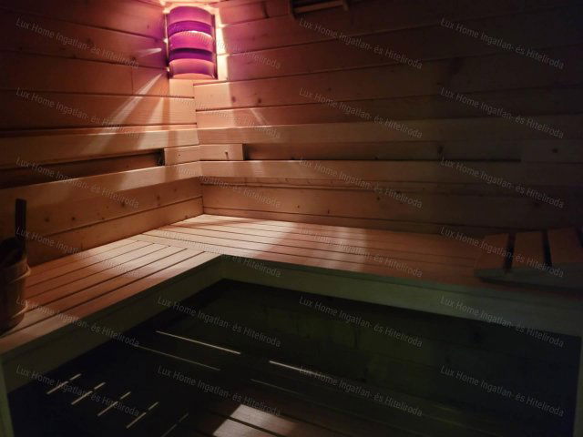 Eladó hotel, Veszprémben 350 M Ft, 10 szobás