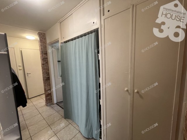 Eladó panellakás, Dunaföldváron 29.3 M Ft, 3 szobás