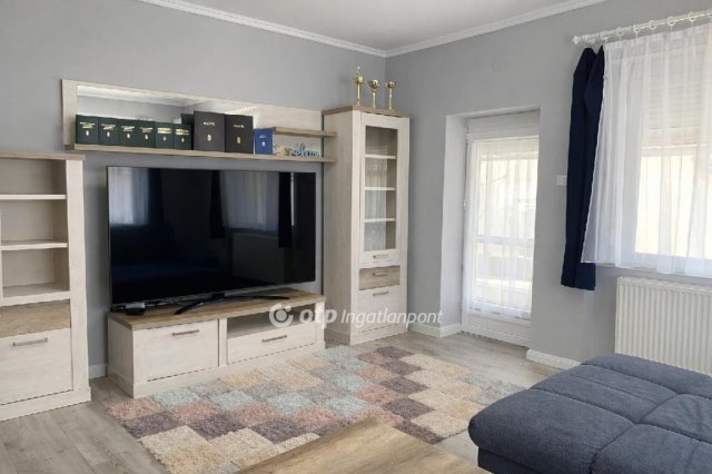 Eladó családi ház, Cegléden 164 M Ft, 5 szobás