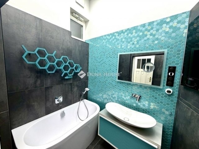 Eladó téglalakás, Budapesten, II. kerületben 250 M Ft, 4 szobás