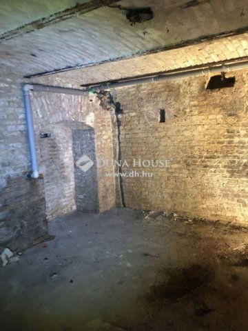 Eladó üzlethelyiség, Budapesten, IX. kerületben 34.99 M Ft