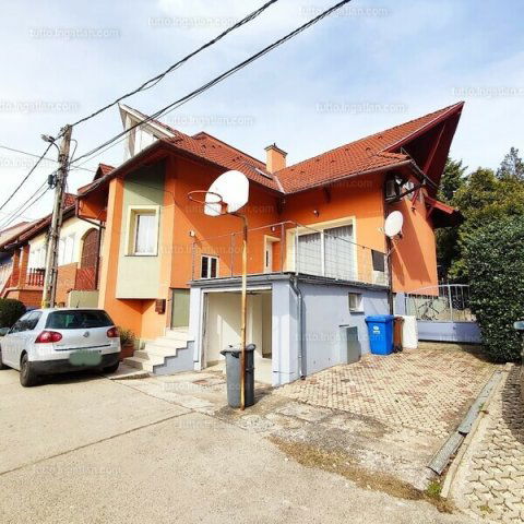 Eladó családi ház, Pécsett 97.99 M Ft, 5 szobás