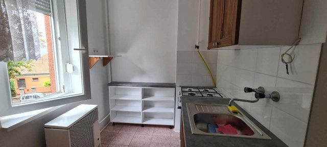 Kiadó téglalakás, albérlet, Pécsett 120 E Ft / hó, 2 szobás