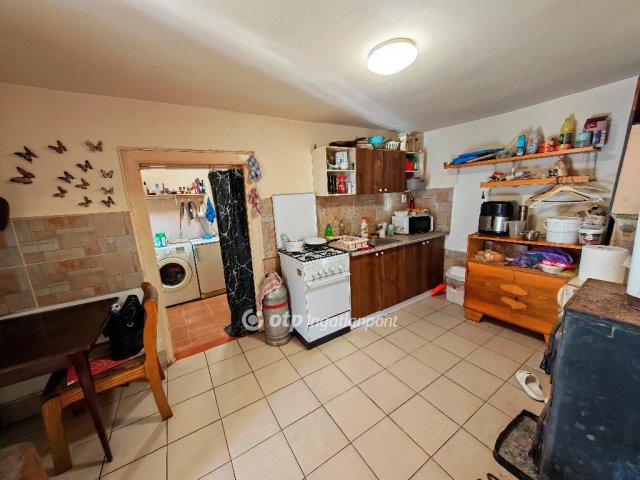 Eladó családi ház, Kiskunlacházán 19.9 M Ft, 1 szobás