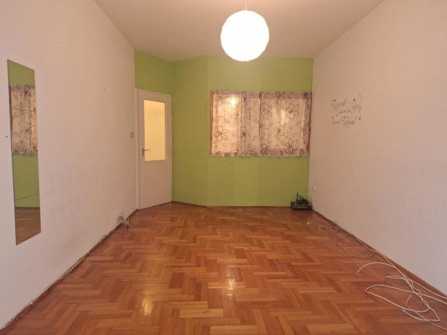 Eladó téglalakás, Szegeden 55 M Ft, 1+1 szobás