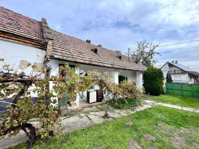 Eladó családi ház, Bakonyszentlászlón 18.9 M Ft, 2 szobás