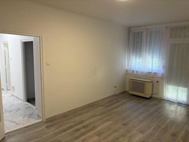 Kiadó téglalakás, albérlet, Hódmezővásárhelyen 120 E Ft / hó