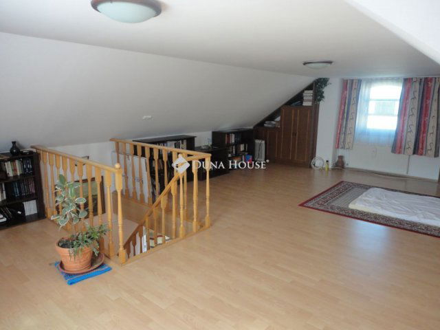 Eladó családi ház, Etyeken 99.9 M Ft, 2 szobás