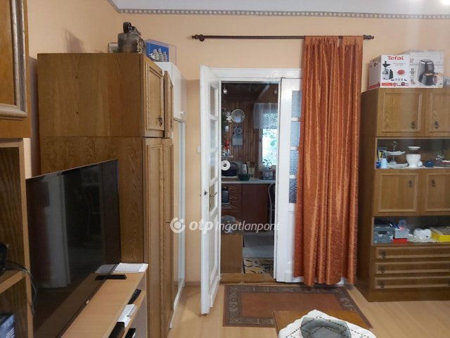 Eladó családi ház, Budapesten, XV. kerületben 69.5 M Ft