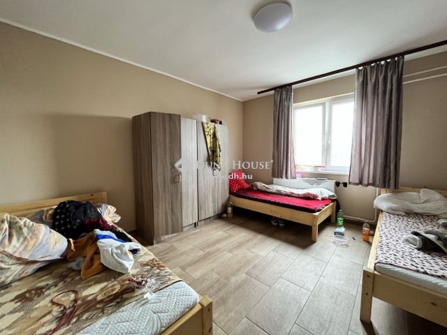 Eladó családi ház, Gyálon 475 M Ft, 10 szobás