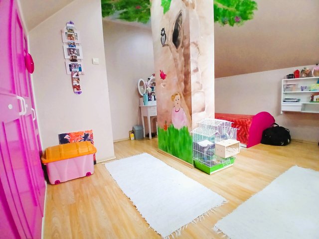 Eladó családi ház, Szigetszentmiklóson 110 M Ft, 3 szobás