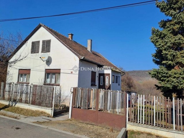 Eladó családi ház, Kisnémediben 59.9 M Ft, 5 szobás
