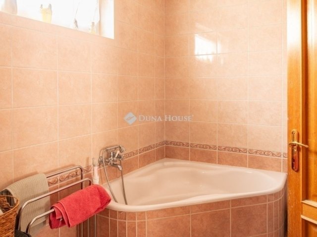 Eladó családi ház, Budapesten, XVIII. kerületben 148 M Ft