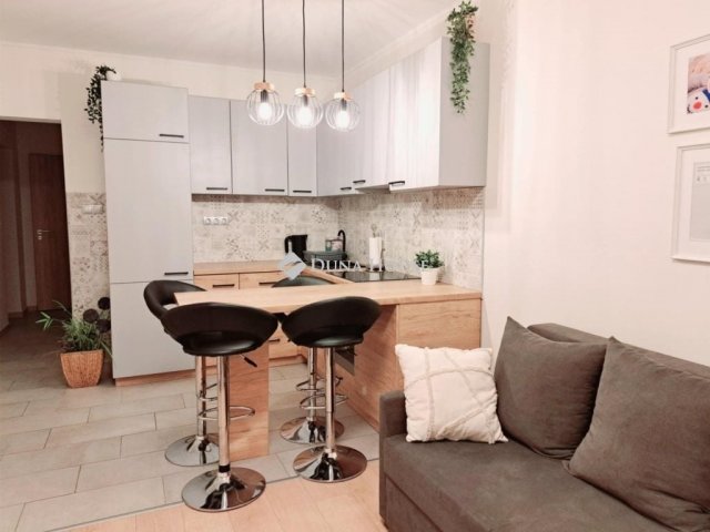 Eladó panellakás, Székesfehérvárott 55.9 M Ft, 3 szobás