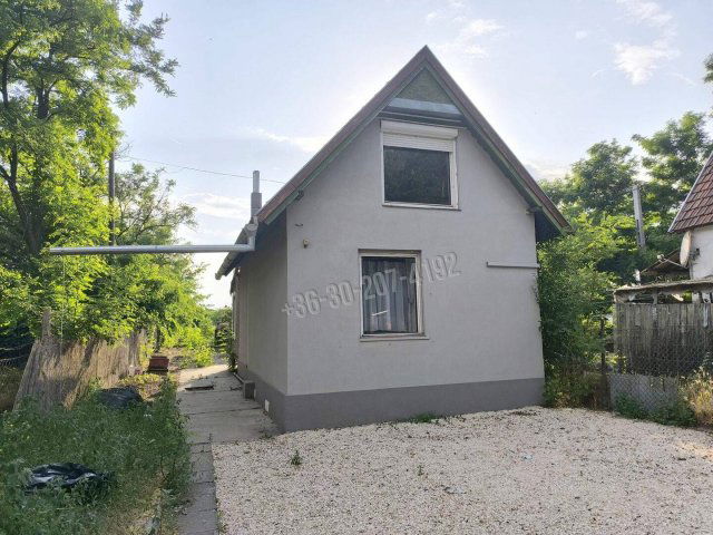 Eladó családi ház, Sándorfalván 23.9 M Ft, 2 szobás