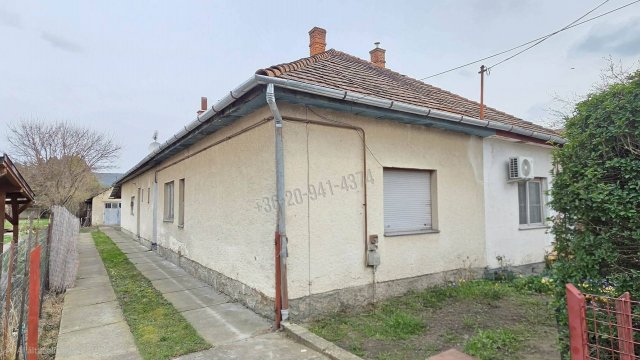 Eladó családi ház, Dunaharasztin 64.9 M Ft, 3 szobás