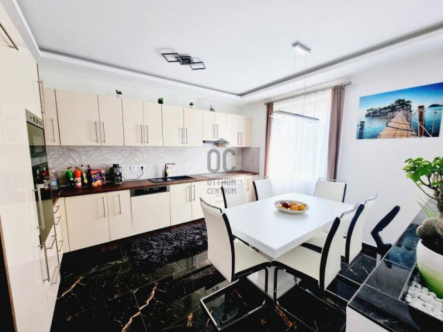 Eladó családi ház, Kerepesen 119.9 M Ft, 5 szobás