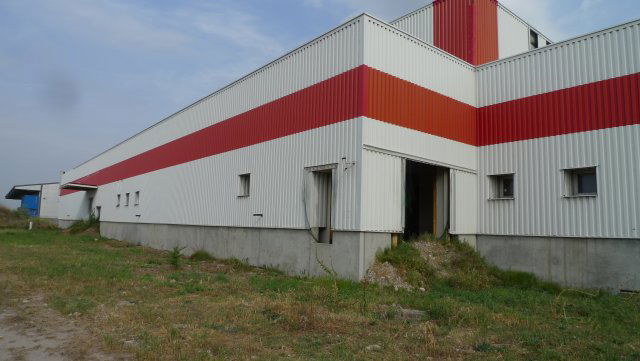 Eladó ipari ingatlan, Szigetszentmiklóson 800 M Ft