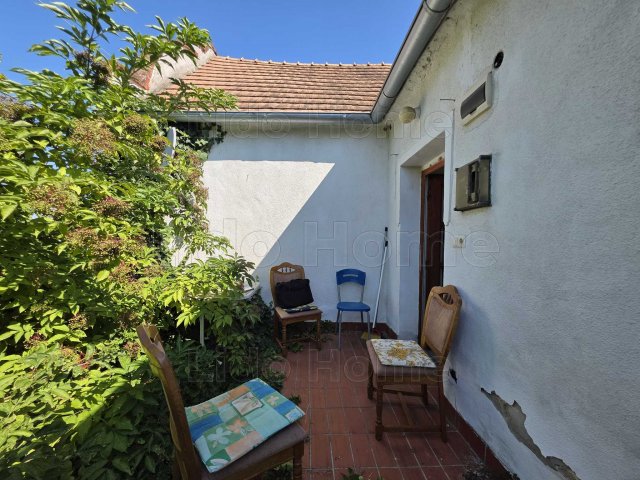 Eladó családi ház, Keszthelyen 69.99 M Ft, 3+1 szobás