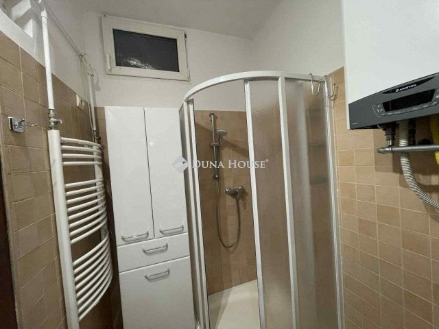 Eladó téglalakás, Szegeden 71.2 M Ft, 2 szobás