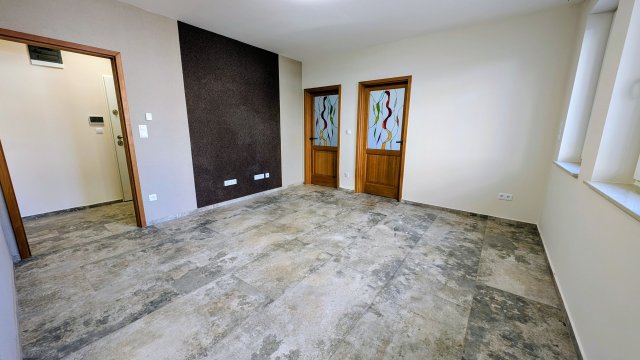Kiadó téglalakás, albérlet, Kecskeméten 275 E Ft / hó