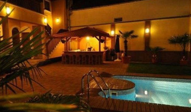 Kiadó hotel, Debrecenben 2500 E Ft / hó / költözzbe.hu