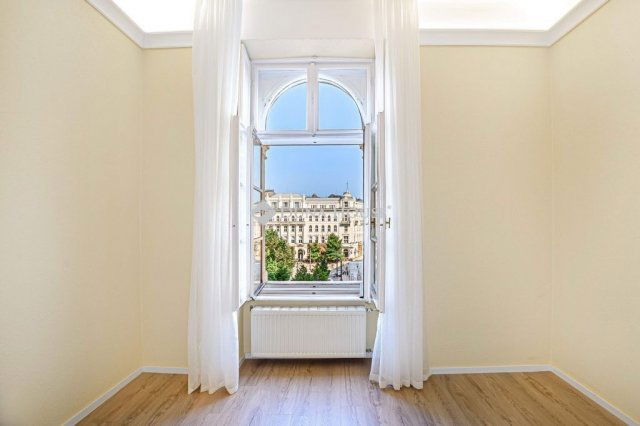 Eladó téglalakás, Budapesten, V. kerületben 160 M Ft, 2 szobás