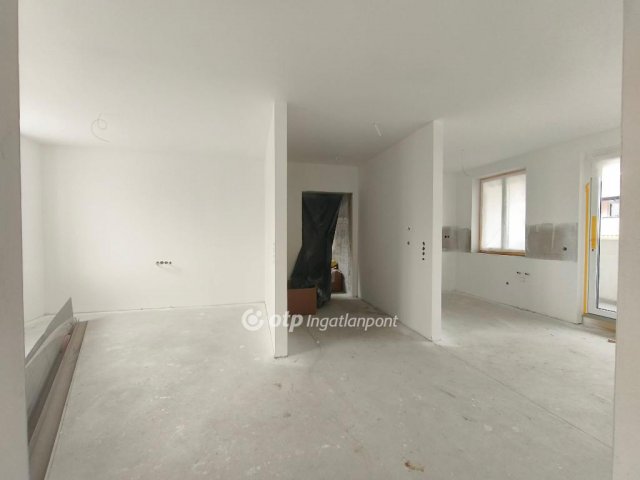 Eladó téglalakás, Nagykanizsán 79.99 M Ft, 3 szobás