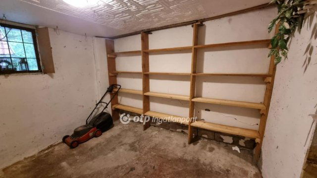 Eladó nyaraló, Csemőn 41.6 M Ft, 3 szobás / költözzbe.hu