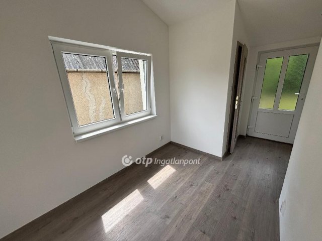 Eladó nyaraló, Szalonnán 33 M Ft, 2 szobás