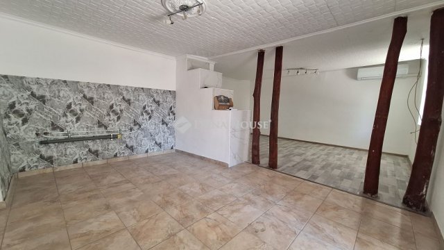 Eladó családi ház, Sárbogárdon 27.9 M Ft, 2 szobás
