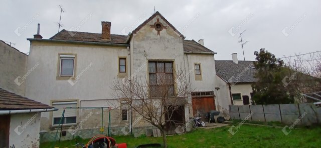 Eladó családi ház, Vasváron 49.99 M Ft, 6 szobás