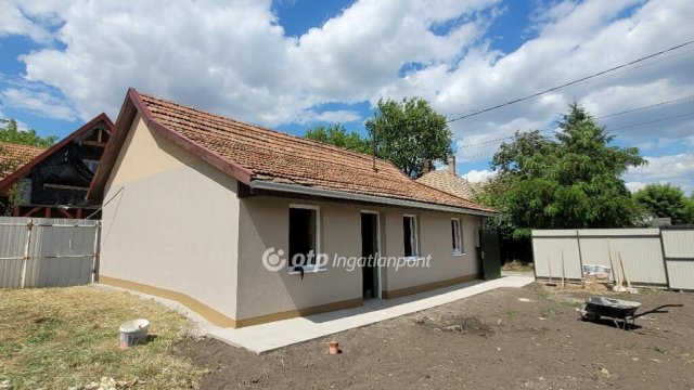 Eladó családi ház, Jászberényben 37.9 M Ft, 1+1 szobás