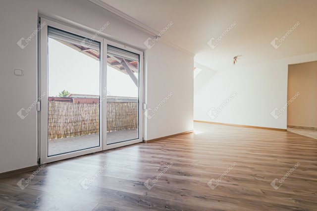 Eladó téglalakás, Mosonmagyaróváron 64.85 M Ft, 3 szobás