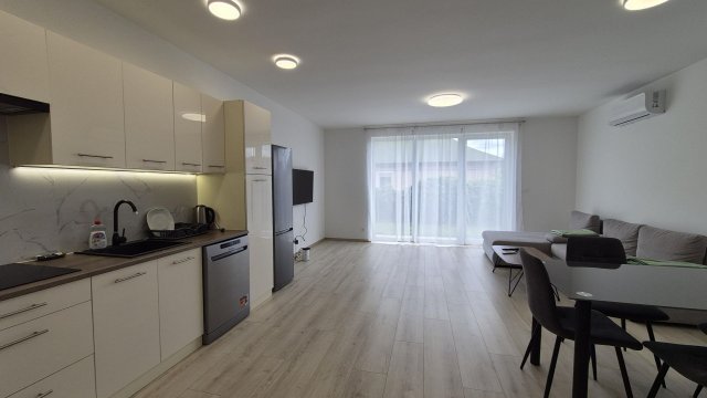 Kiadó ikerház, albérlet, Debrecenben 799 E Ft / hó, 5 szobás