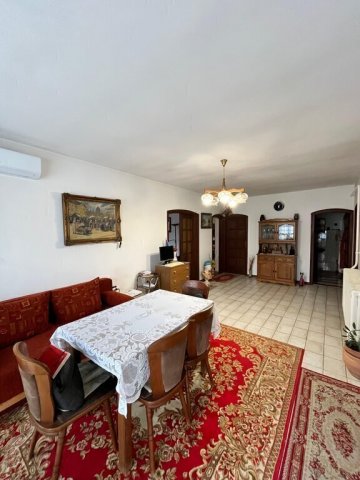 Eladó családi ház, Dunaújvárosban 68 M Ft, 3 szobás