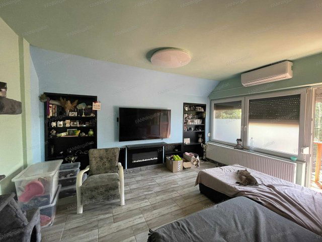 Eladó családi ház, Esztergomban 157 M Ft, 3+1 szobás