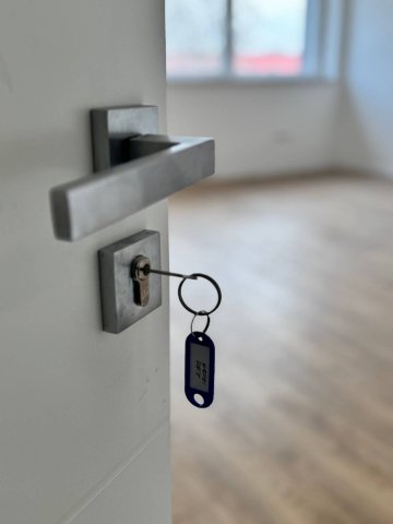 Kiadó iroda, Pécsett 159 E Ft / hó, 4 szobás