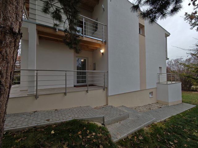 Eladó családi ház, Balatonalmádiban 159.9 M Ft, 4 szobás