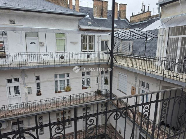 Eladó téglalakás, Budapesten, VIII. kerületben 44.5 M Ft