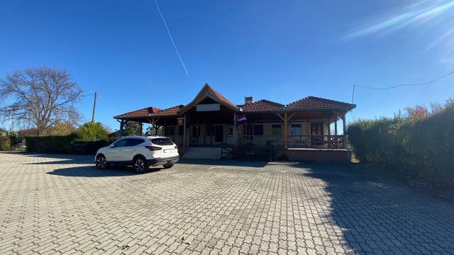 Eladó üzlethelyiség, Szalkszentmártonon 155 M Ft, 10 szobás