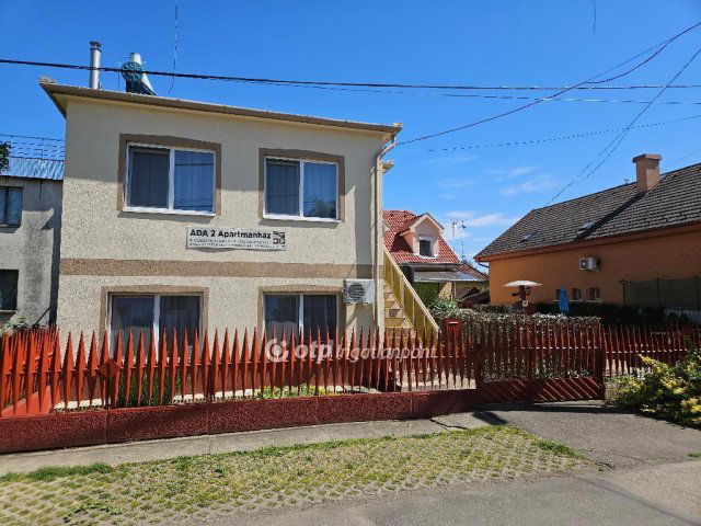 Eladó nyaraló, Hajdúszoboszlón 99 M Ft, 6 szobás