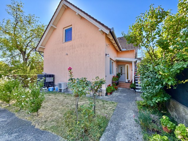 Eladó családi ház, Balatonfüreden 113 M Ft, 6 szobás