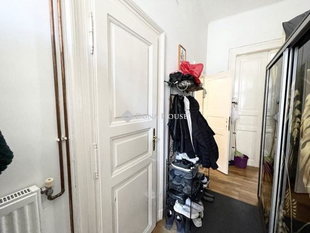 Eladó téglalakás, Budapesten, VI. kerületben 99.9 M Ft, 2 szobás