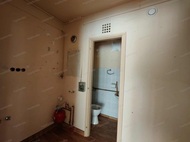 Eladó üzlethelyiség, Nyíregyházán 80 M Ft