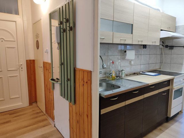 Eladó panellakás, Szekszárdon 35.9 M Ft, 3 szobás