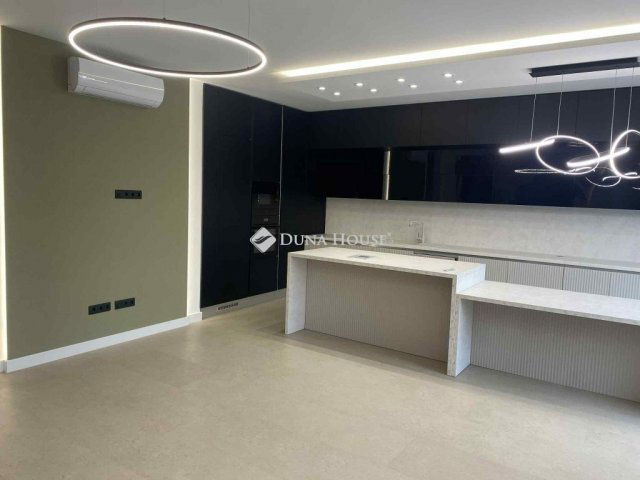 Eladó ikerház, Debrecenben 250 M Ft, 4 szobás